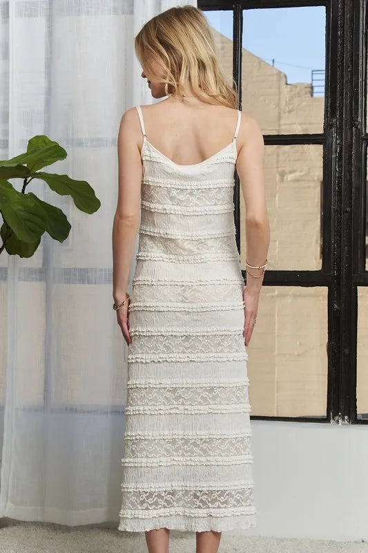 Vestido Midi Cami de Encaje con Escote Redondo - Diseño Elegante y Romántico