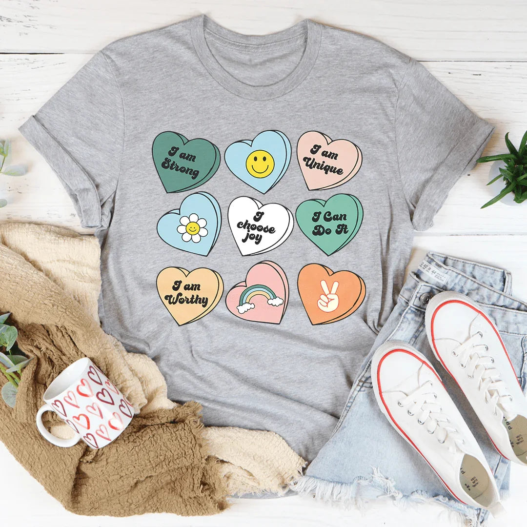 Camiseta con afirmaciones positivas de corazones de caramelo