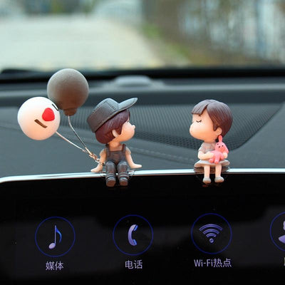 Ornement de tableau de bord en couple de dessins animés mignons pour la décoration de voiture