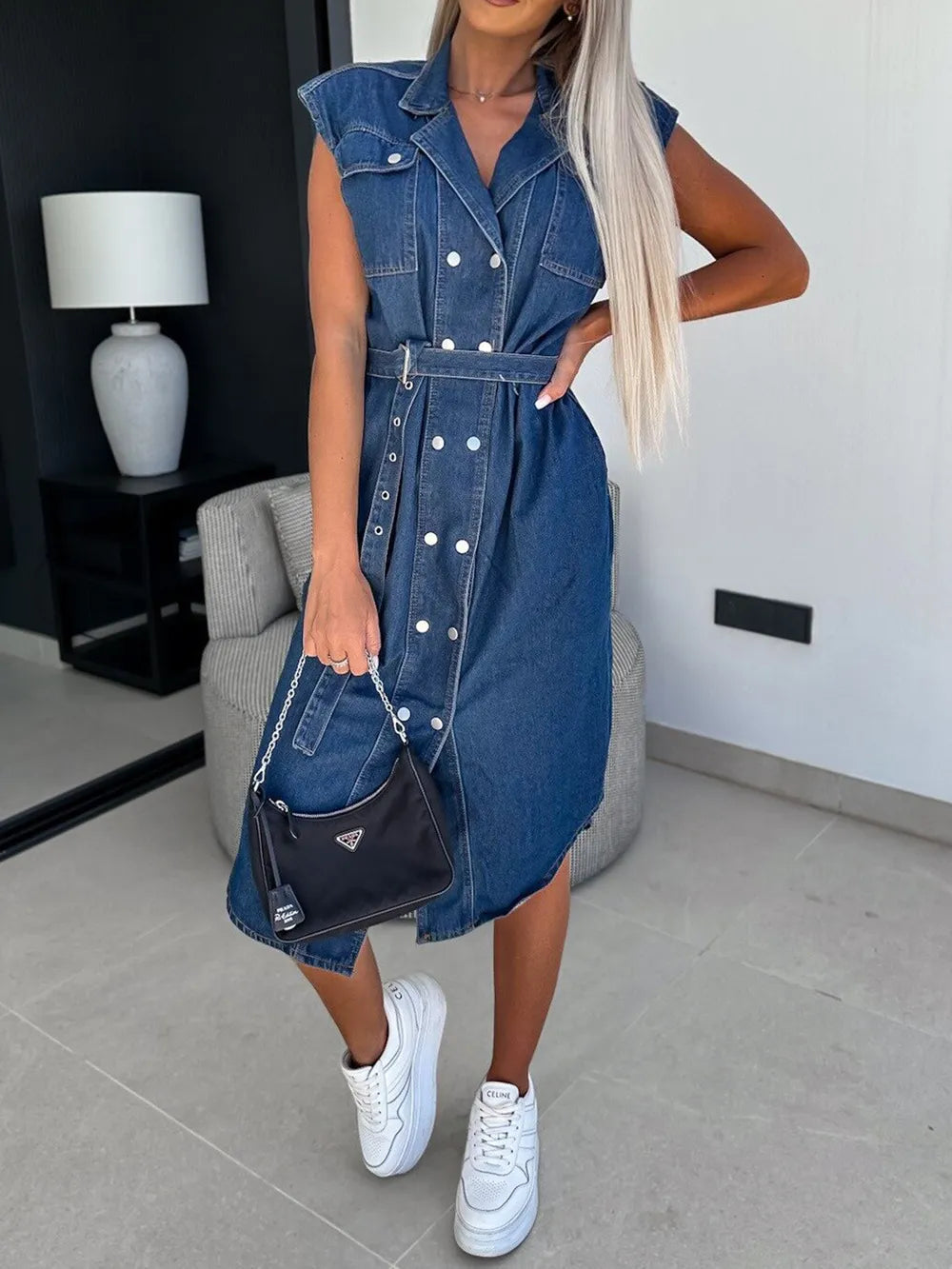 Robe en denim sans manches décontractée avec cintrage à la taille