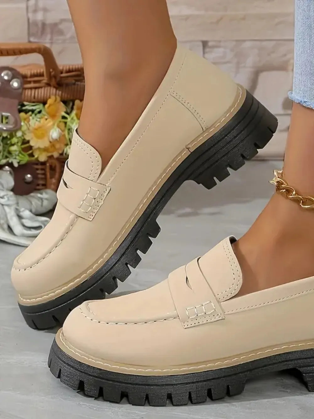 Casual sandblasted British style women's shoes with thick heels and retro design - Korvel