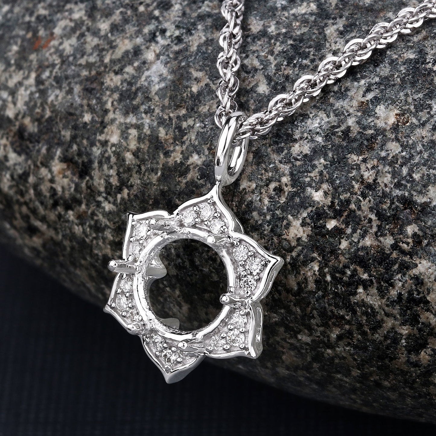 Pendentif semi-monture en or blanc 14K avec diamant blanc de 0,14 carat
