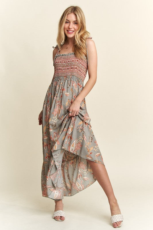 Vestido de tirantes con cuello cuadrado y estampado fruncido