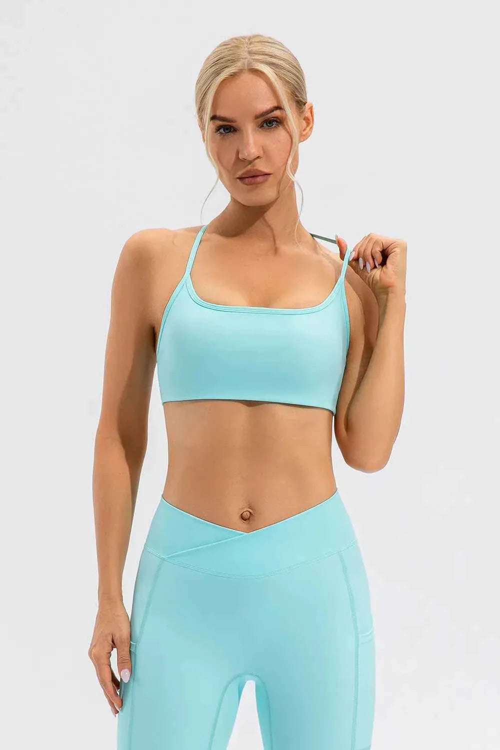 Camiseta Activa con Tirantes en Cruz