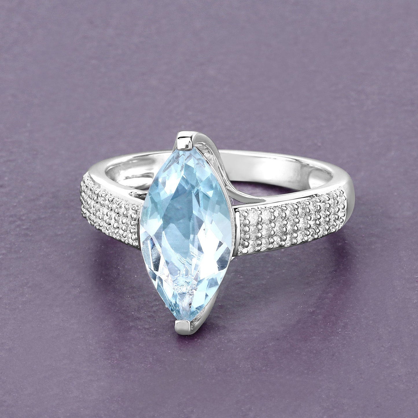 Anillo de Compromiso de 2.09 Quilates de Aguamarina y Diamante en Oro Blanco de 14K