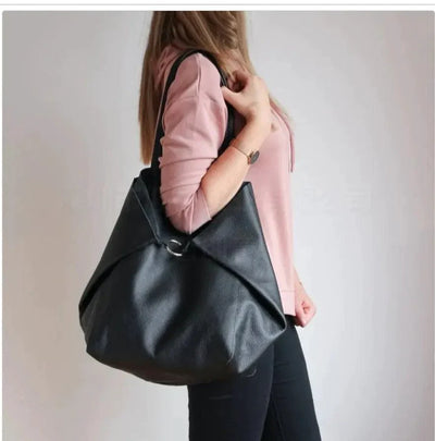 Chic Leather Tote Handbag - Elegant & Versatile