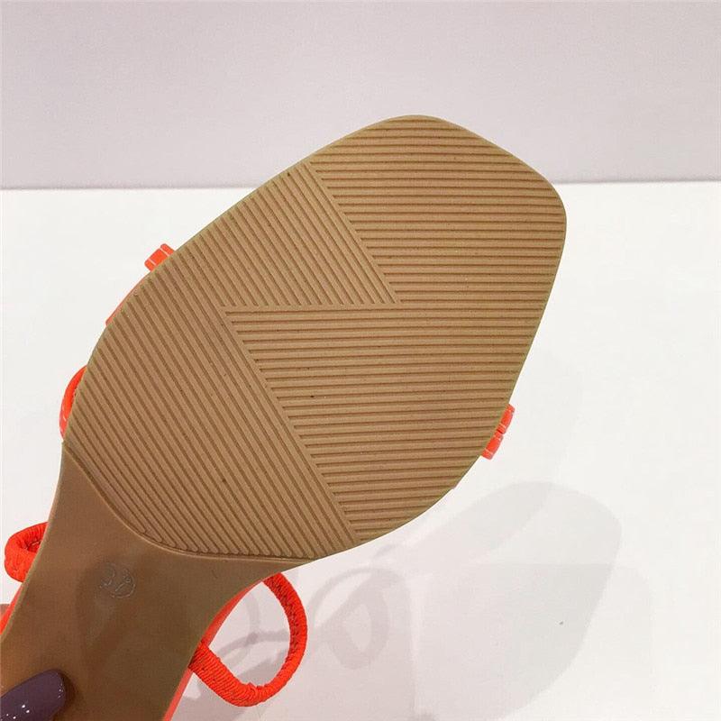 Sandales ouvertes carrées chic pour femmes avec talons moyens