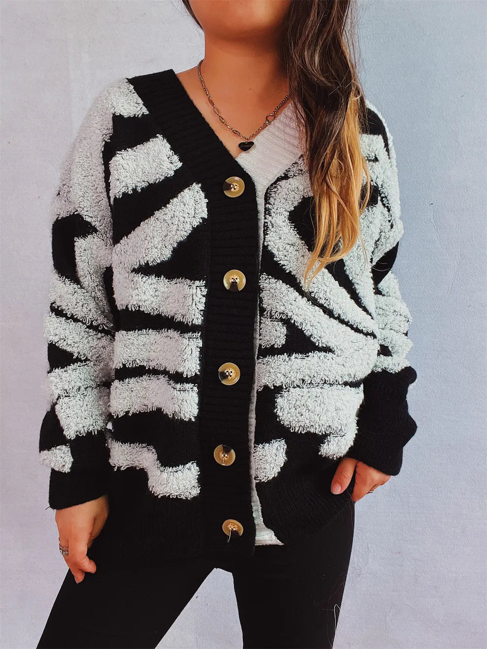 Contrast Button Up Long Sleeve Cardigan - Korvel