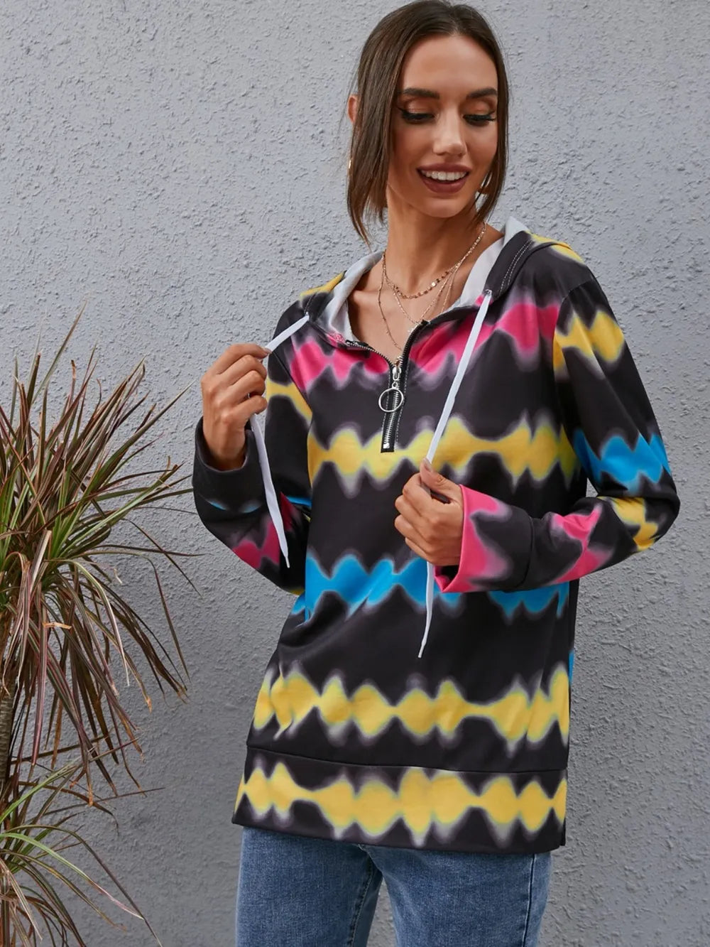 Sudadera con cuello de cremallera y hombros caídos en contraste