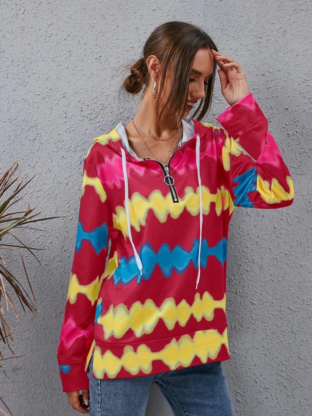 Sudadera con cuello de cremallera y hombros caídos en contraste