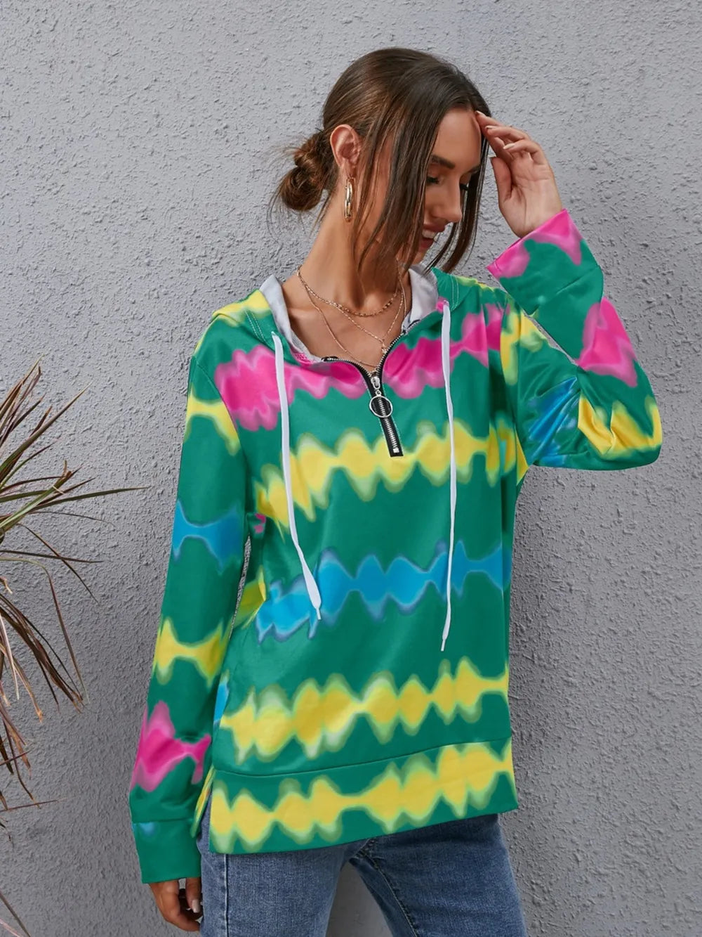 Sudadera con cuello de cremallera y hombros caídos en contraste
