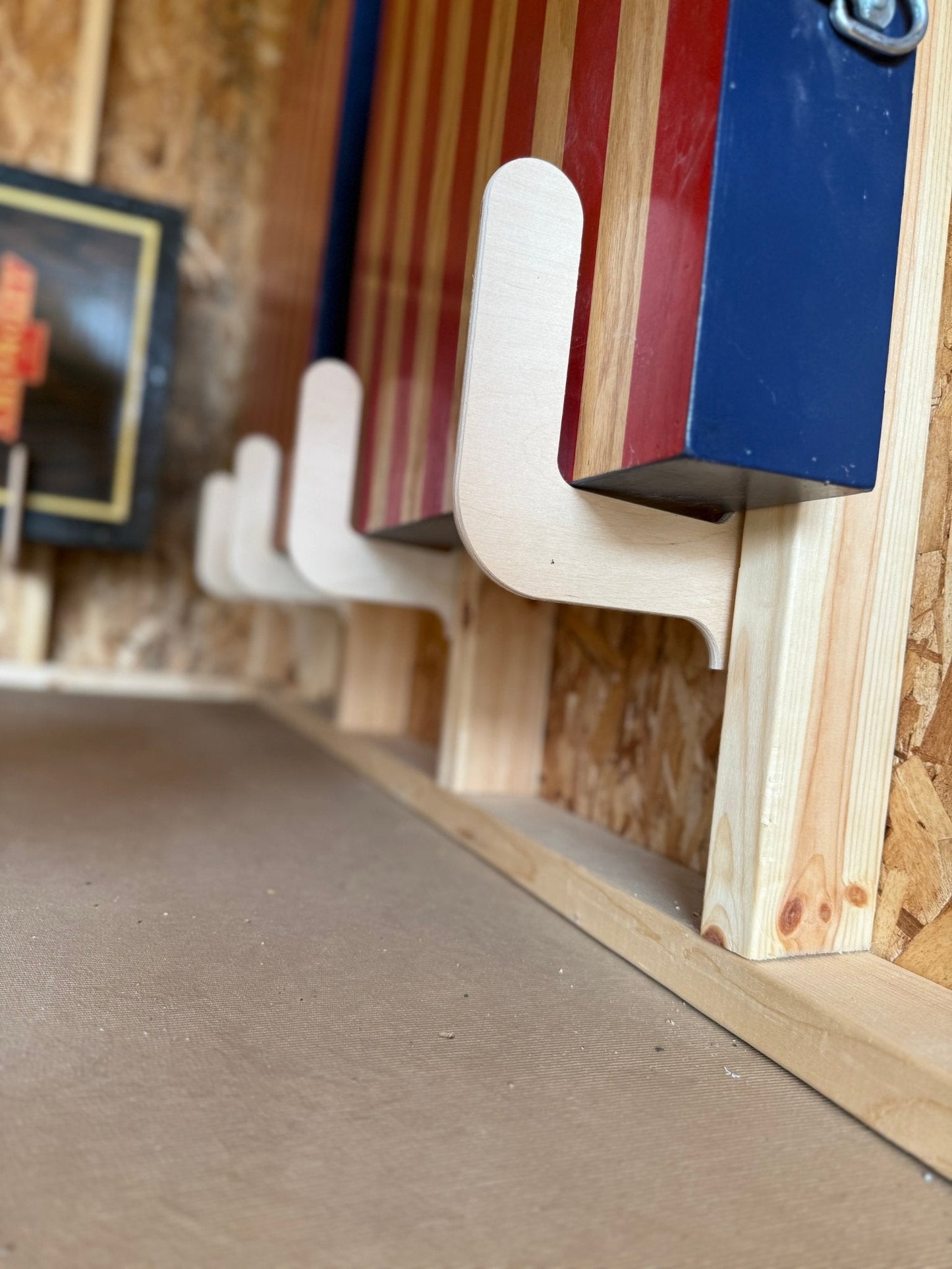 Soporte de Tablero de Cornhole Montado en la Pared