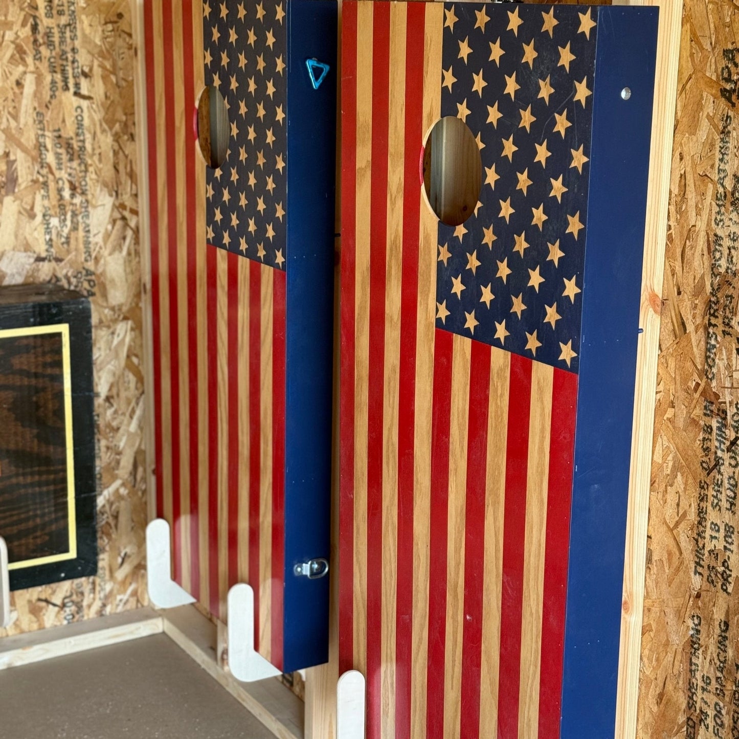 Soporte de Tablero de Cornhole Montado en la Pared