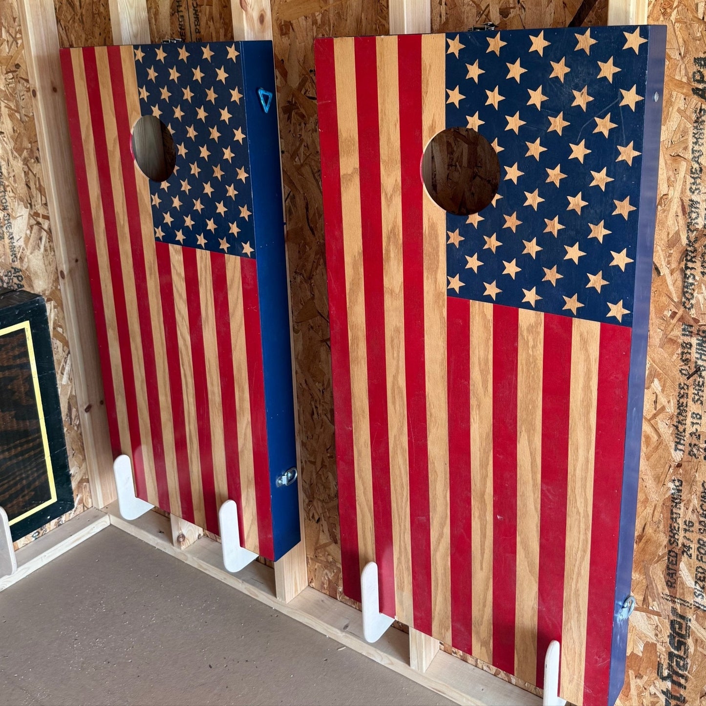 Soporte de Tablero de Cornhole Montado en la Pared