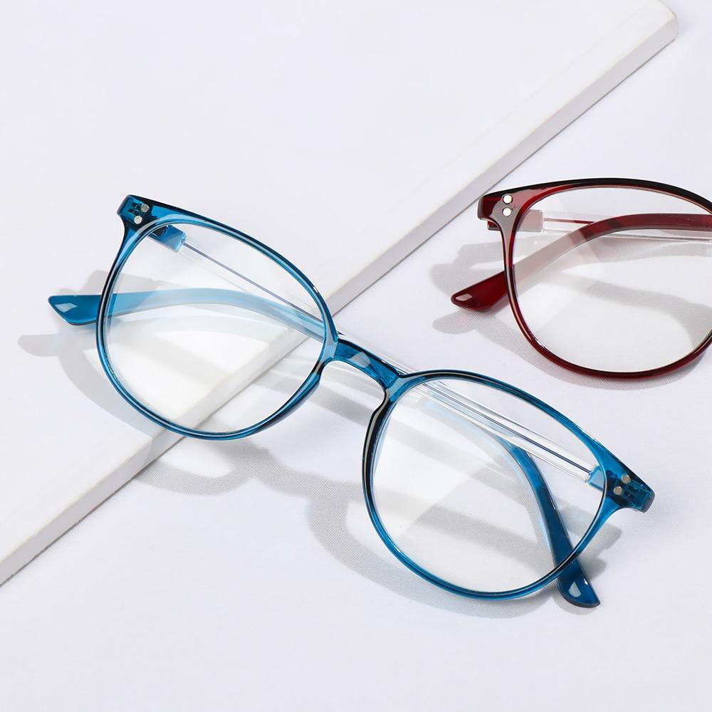 Gafas ópticas transparentes elegantes para una visión mejorada