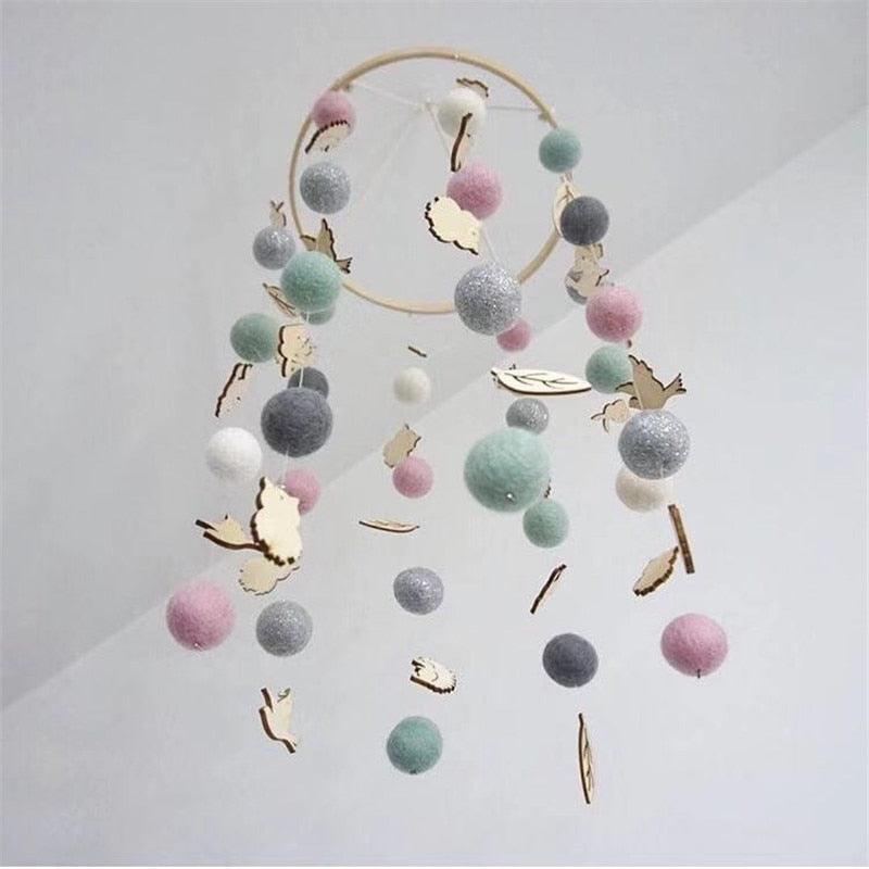 Campanas de Viento de Bolas de Lana Lindas para la Guardería del Bebé
