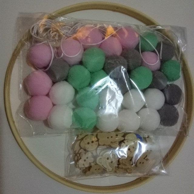 Campanas de Viento de Bolas de Lana Lindas para la Guardería del Bebé