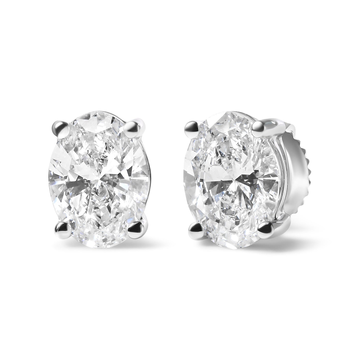 Pendientes de Stud de Diamante Ovalado Creado en Laboratorio de Oro Blanco de 14K
