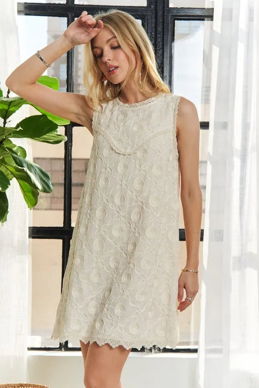Robe Shift Sans Manches à Col Ronde avec Appliqués