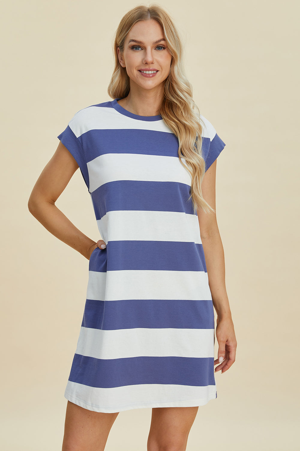 Vestido Mini de Manga Corta a Rayas Chic para Mujeres