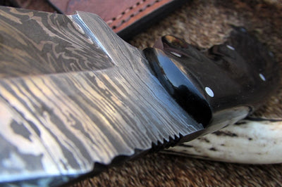 Precision Crafted Deer Skinning Knife – 8.5 Inch Damascus Steel Blade - Korvel