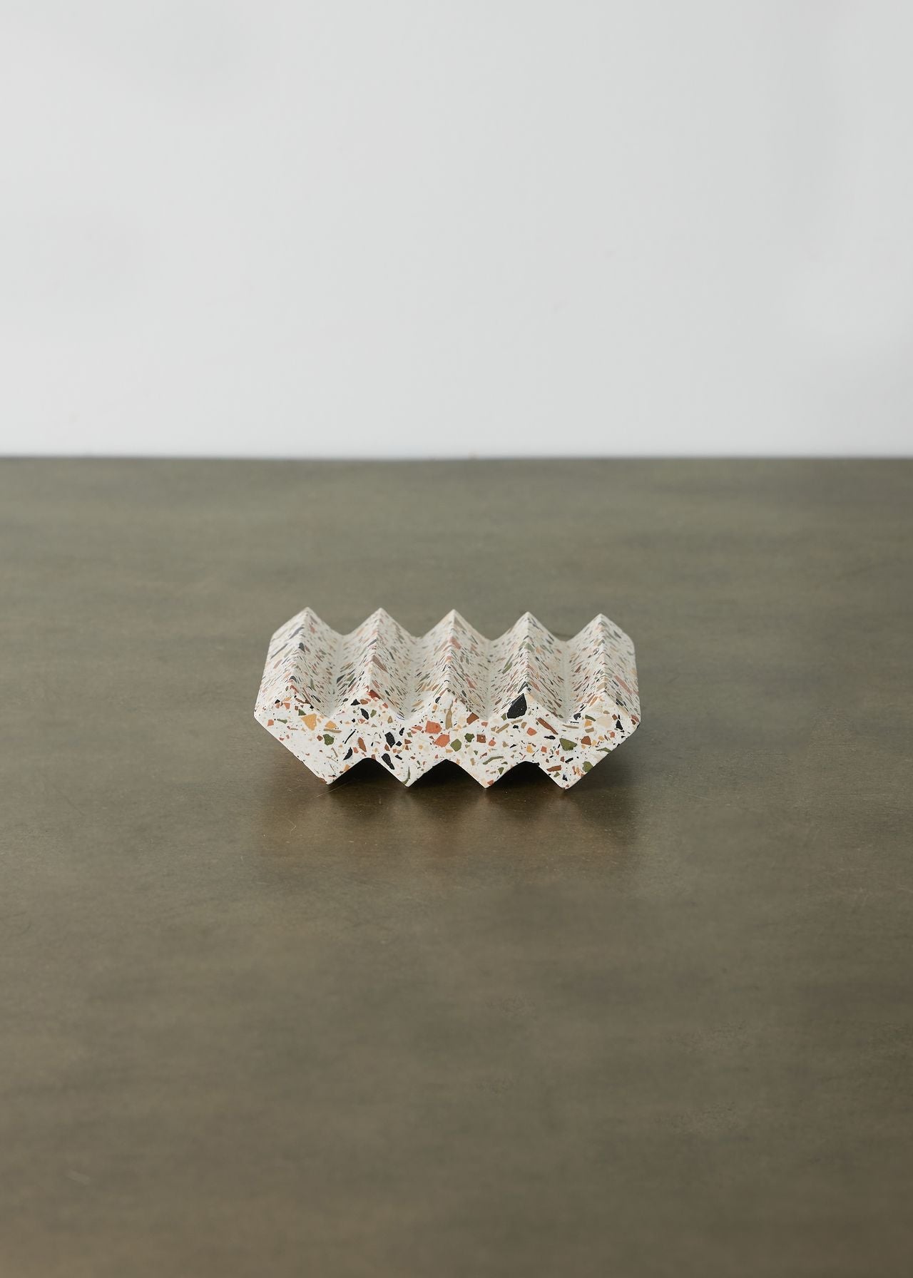 Jabonera de Terrazzo Neutral Zig-Zag