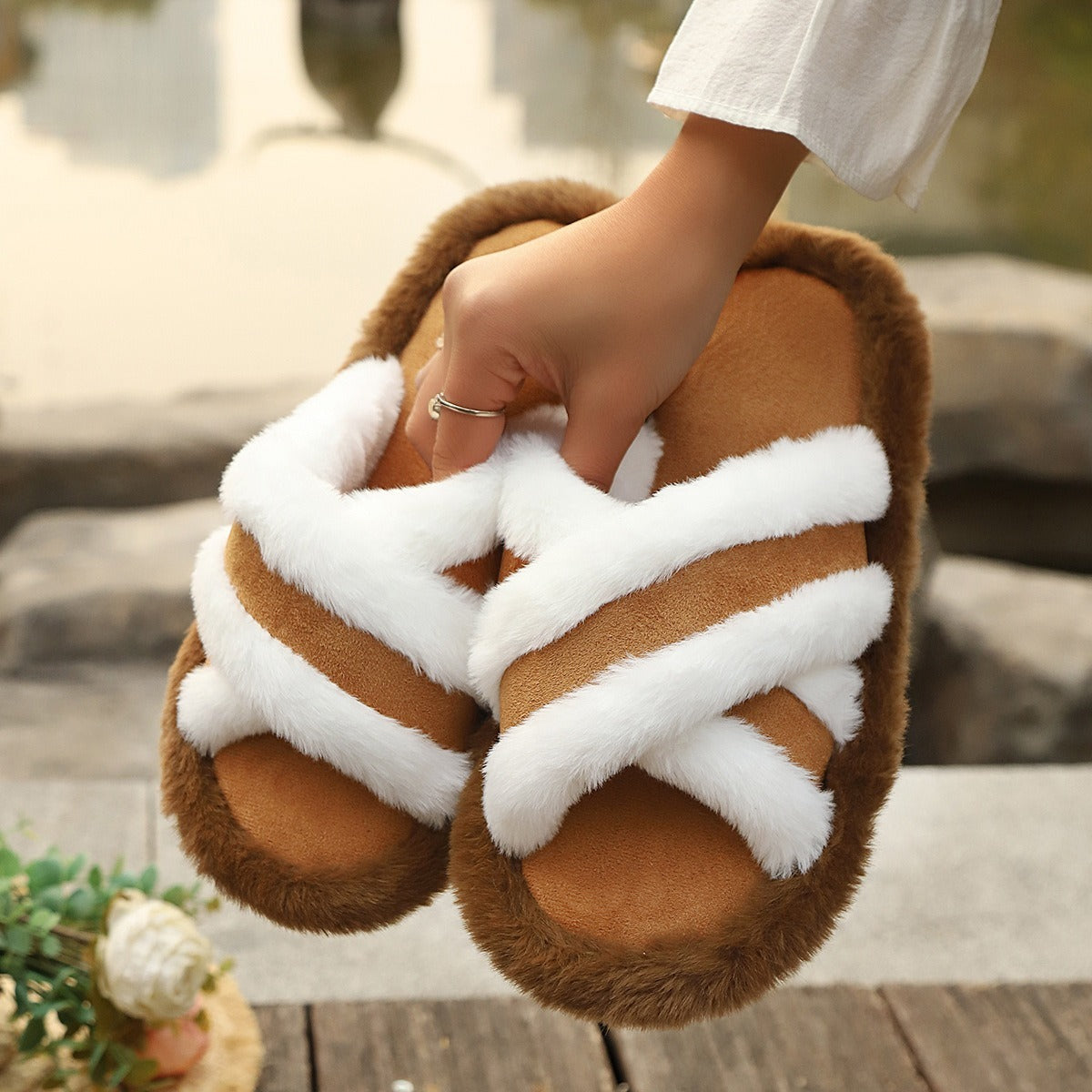 Fluffy Cross Strap Stitching Casual Platform Slippers