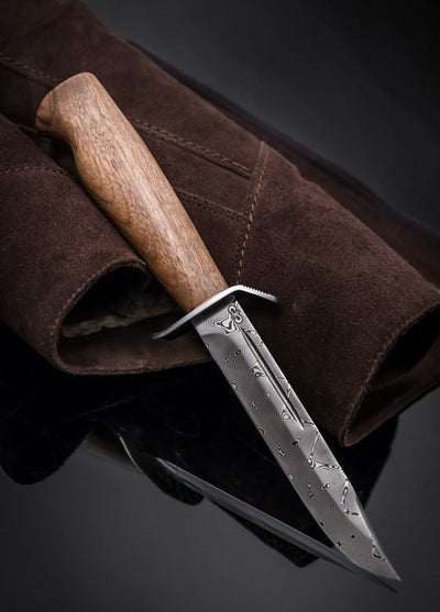 Premium Damascus Hunting Knife - Exquisite Steel Blade, Walnut Handle, Leather Sheath - KBS Knives - Korvel