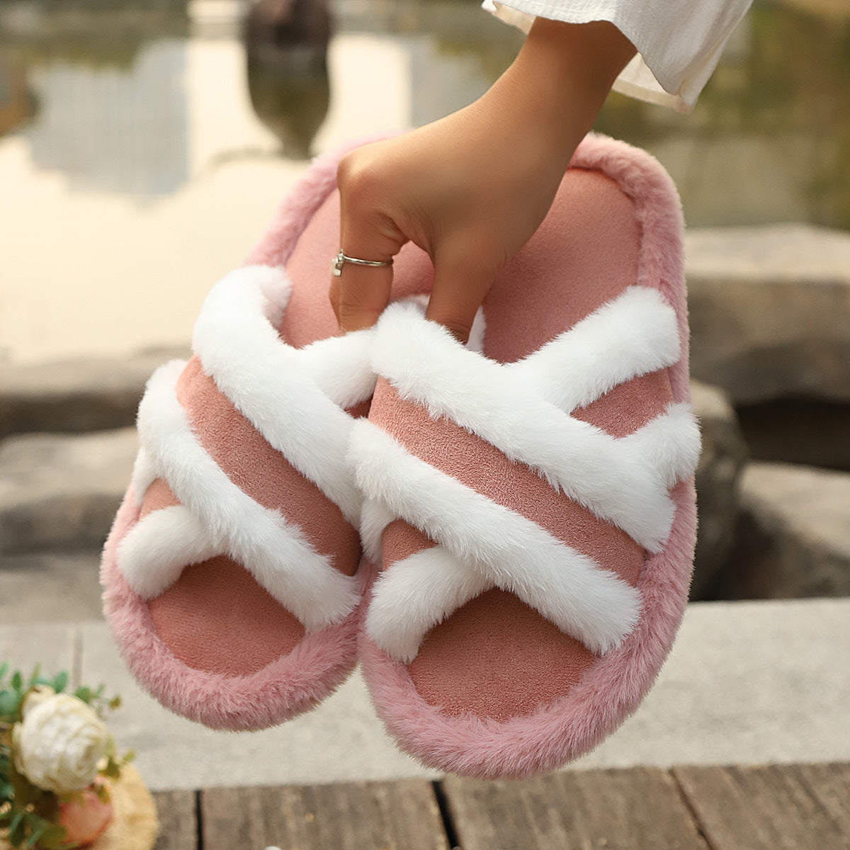 Fluffy Cross Strap Stitching Casual Platform Slippers