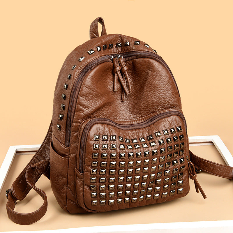 Sac à dos pour ordinateur portable de grande capacité avec design clouté