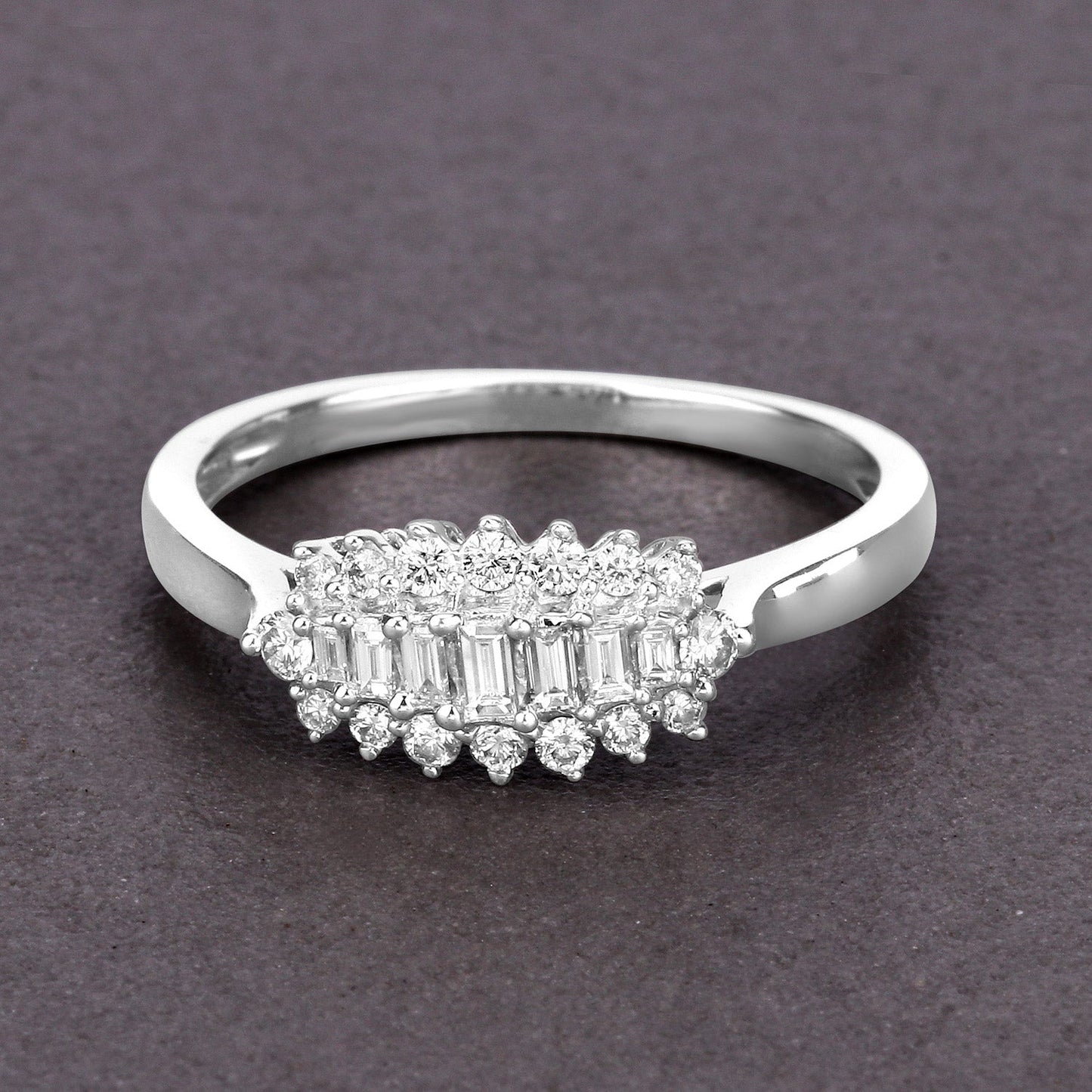 Anillo de Compromiso de Diamante Blanco de 0.37 Quilates en Oro Blanco de 14K