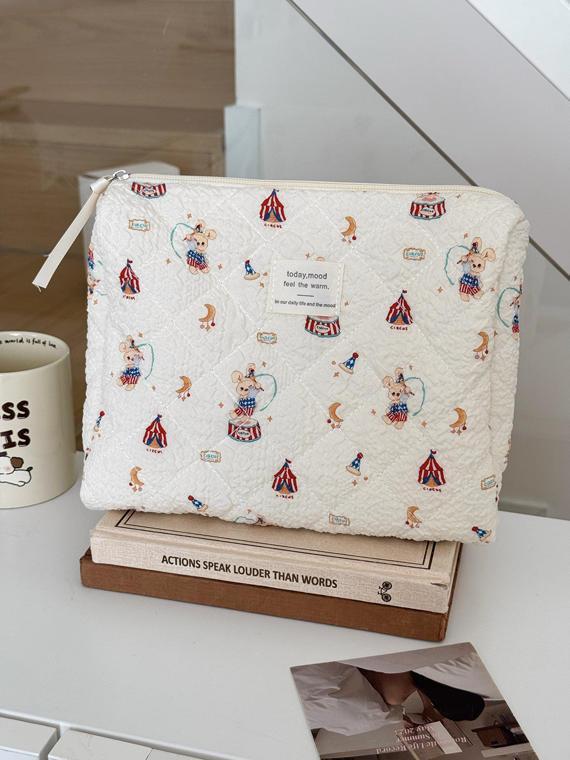 Rabbit Paradise Large-Capacity Makeup Bag