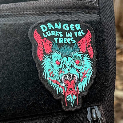 Danger Lurks Dans Les Arbres Patch Disc Golf - Velcro