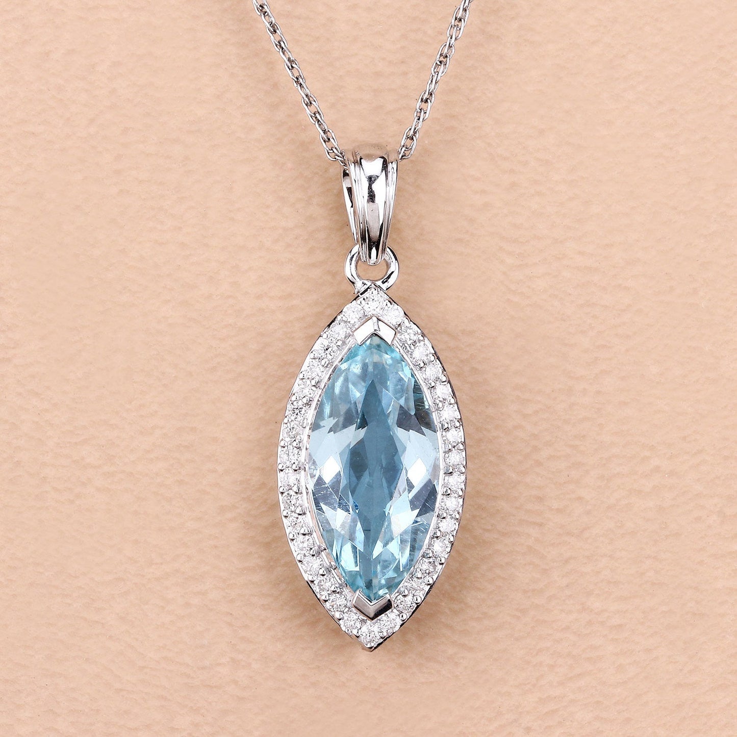 Pendentif en or blanc 14K avec aquamarine et diamants de 2,55 carats