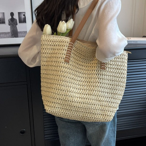 Fashionable Straw Tote Bag for Travel - Large Capacity