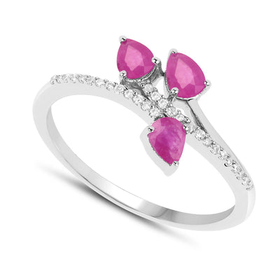 Anillo de Compromiso de Rubí y Diamante de 0.68 Quilates en Oro Blanco de 14K