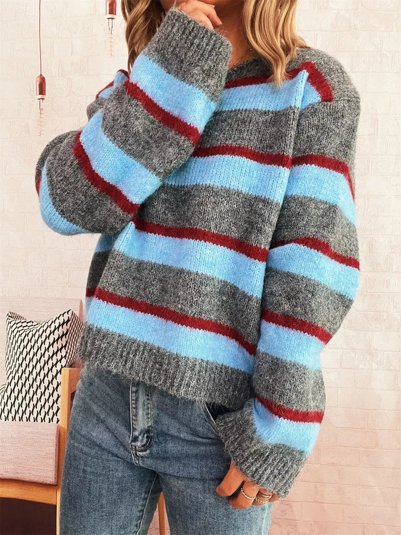 Chic Striped Long Sleeve Sweater with Round Neck - Korvel