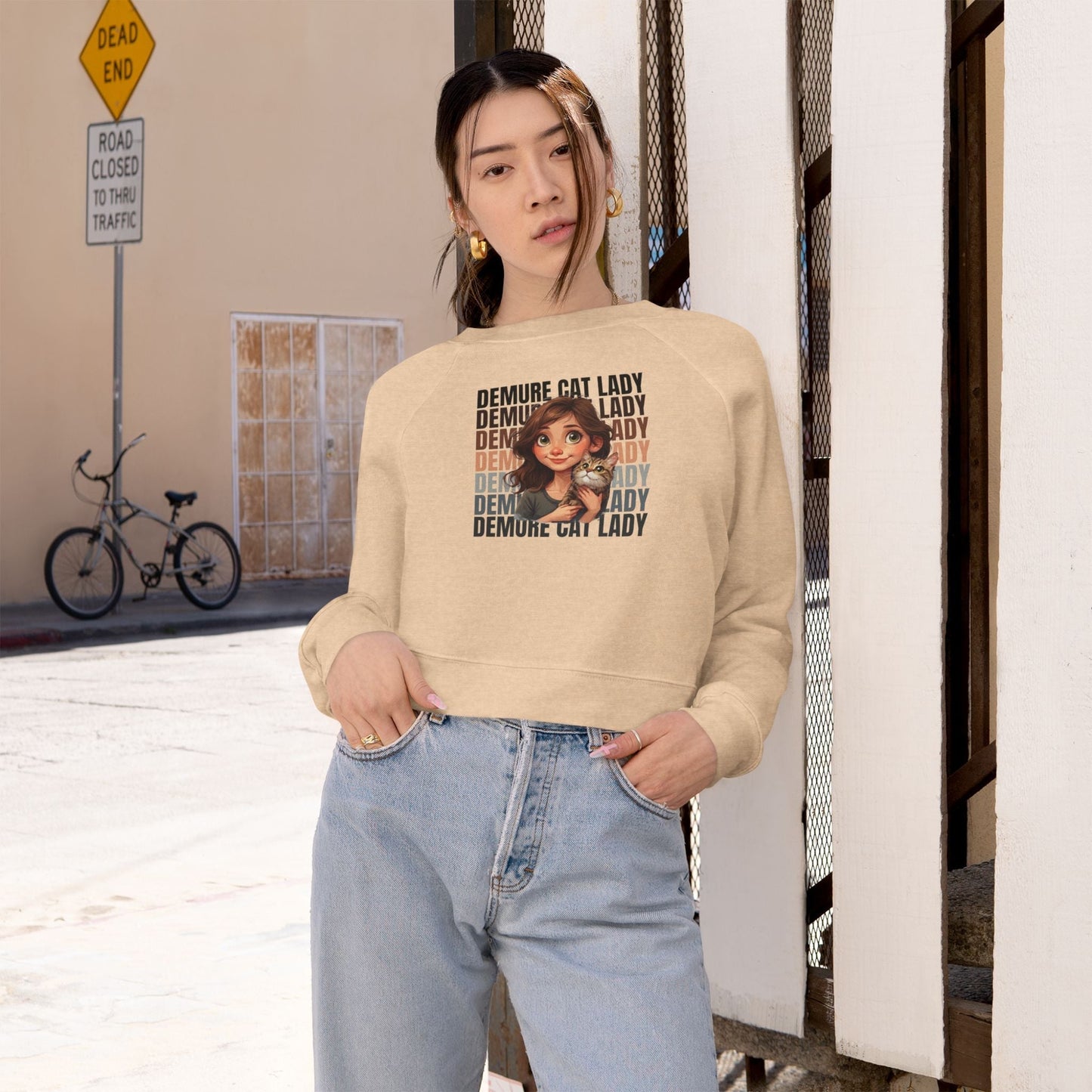 Pull-over court femme Demure Cat Lady