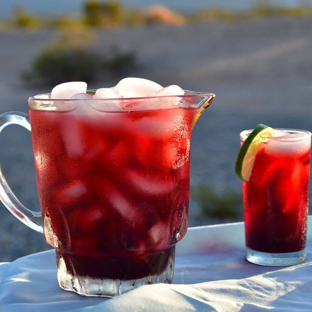 Té de hierbas revitalizante desintoxicante: mezcla de ortiga, diente de león e hibisco