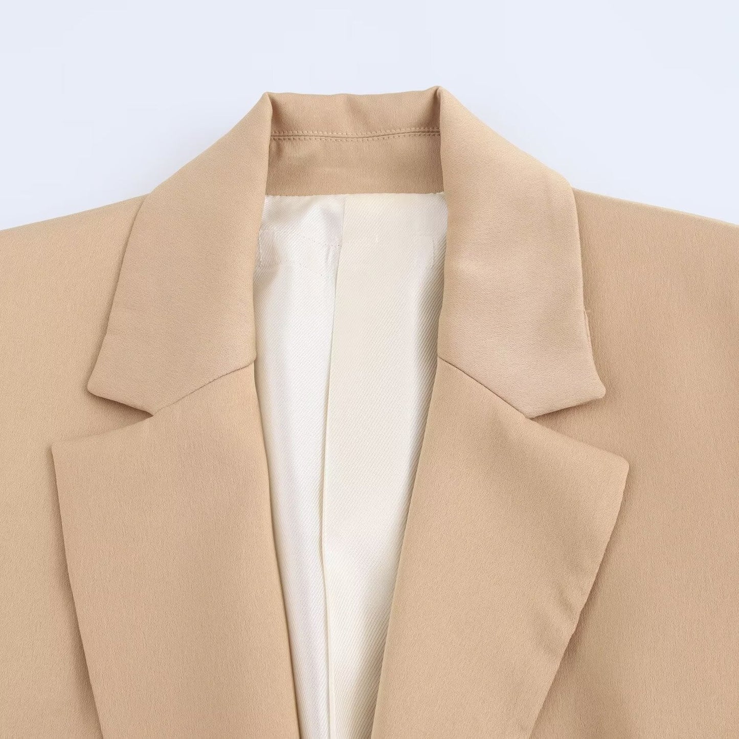 Elegant Long-Sleeve Blazer in Silk-Like Satin Fabric
