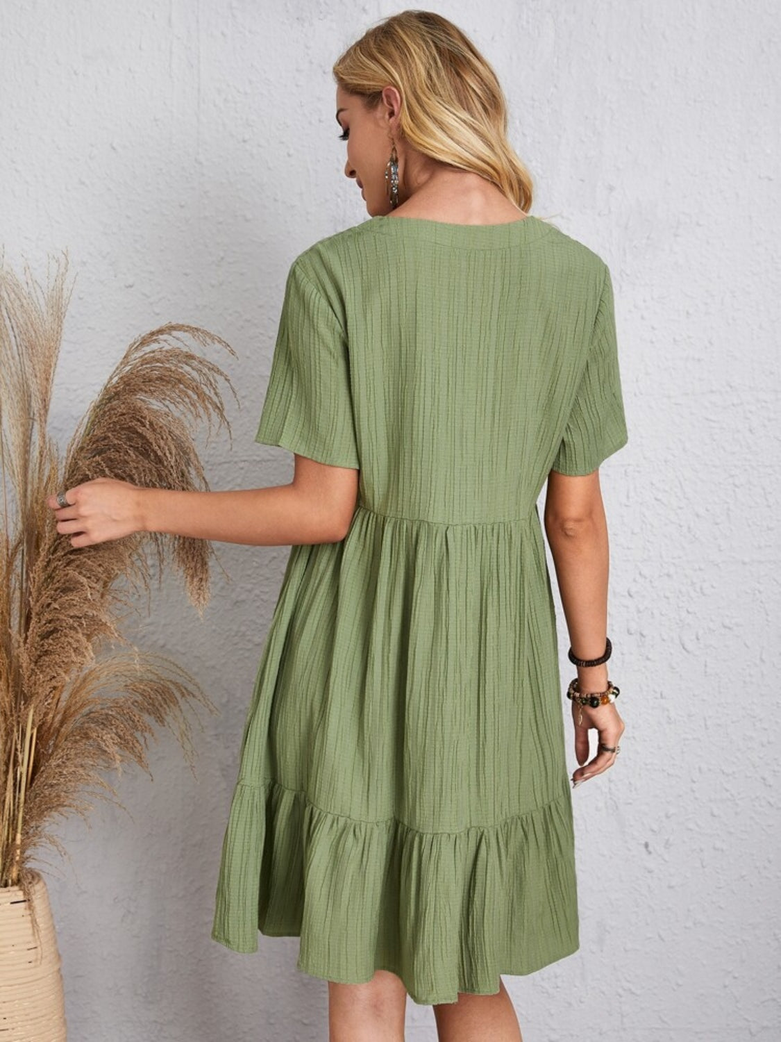Vestido Clásico de Cuello en V de Manga Corta para Mujeres