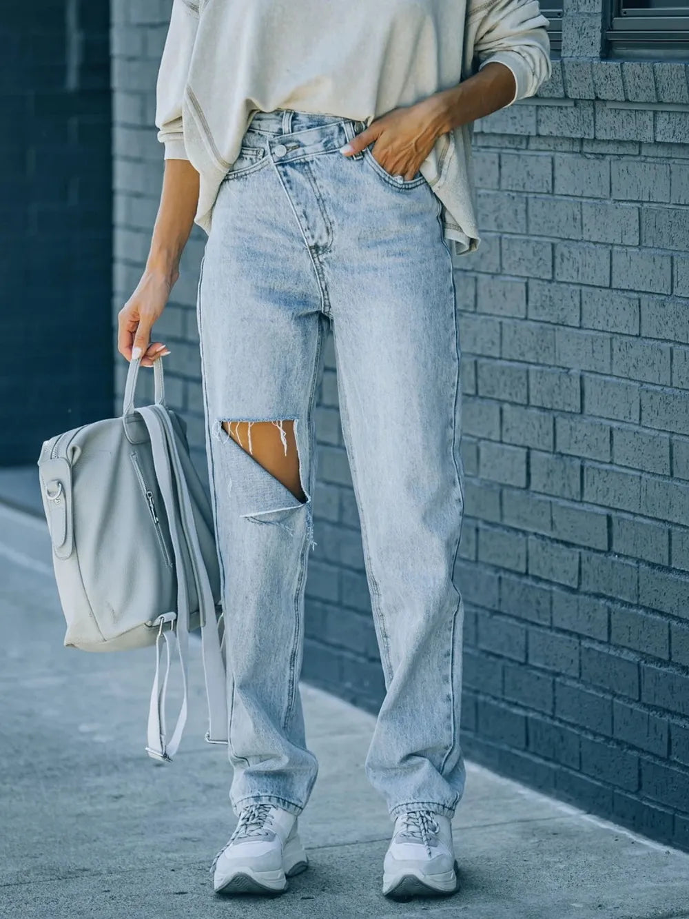 Distressed Asymmetric Waist Jeans - Korvel
