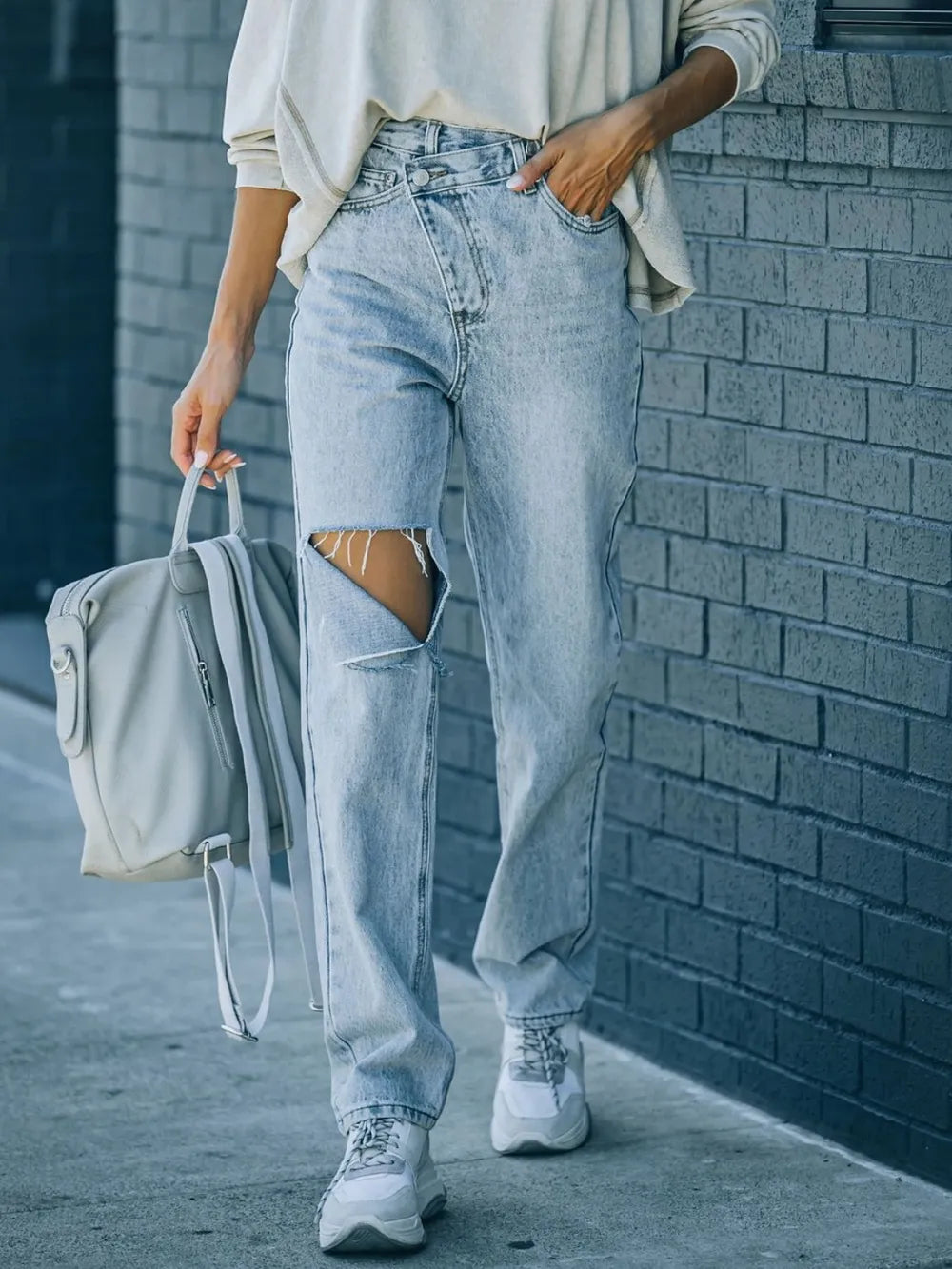 Distressed Asymmetric Waist Jeans - Korvel