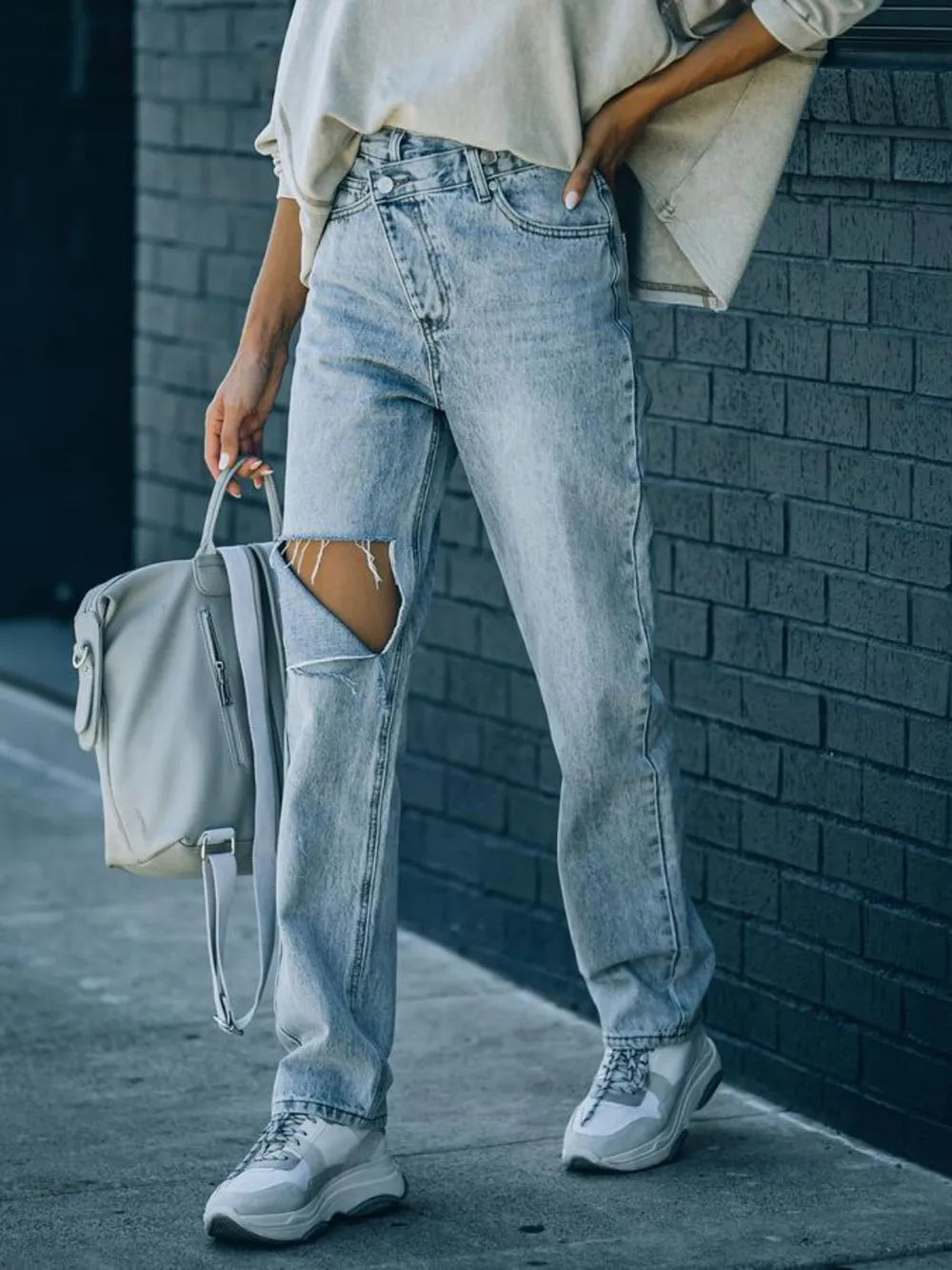 Distressed Asymmetric Waist Jeans - Korvel