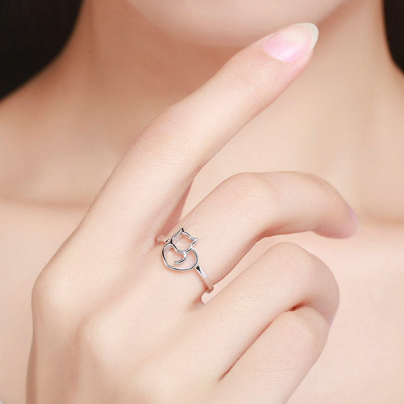 Elegant 925 Sterling Silver Engagement Ring with Platinum Plating