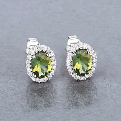 Pendientes de 1.92 quilates de turmalina verde y diamante en oro blanco de 14 quilates