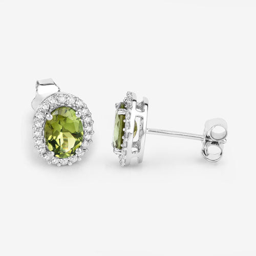 Pendientes de 1.92 quilates de turmalina verde y diamante en oro blanco de 14 quilates