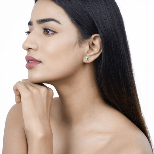 Pendientes de Esmeralda Zambiana y Diamante de 0.91 Quilates en Oro Blanco de 14K