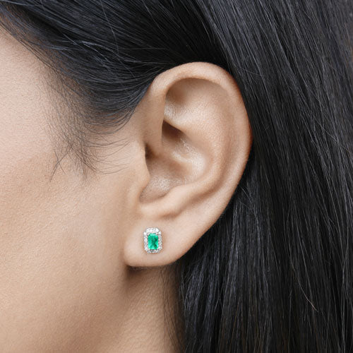 Pendientes de Esmeralda Zambiana y Diamante de 0.91 Quilates en Oro Blanco de 14K