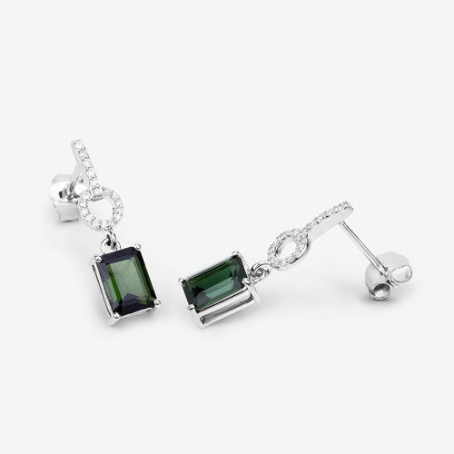 Pendientes de 2.28 quilates de turmalina verde y diamante en oro blanco de 14 quilates